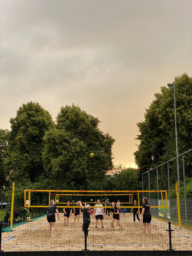 SV Loil Volleybal plaj voleybolu antrenmanı